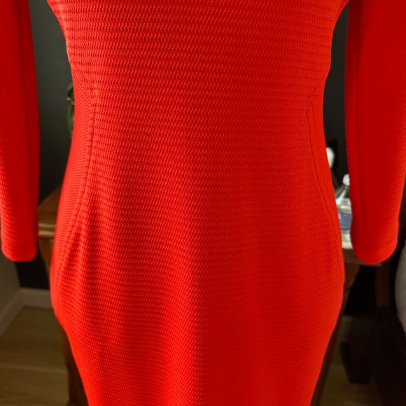 Shoshanna Bright Red Midi Sheath Dress with 3/4 sleeves - Size 6 - Picture 3 of 5
